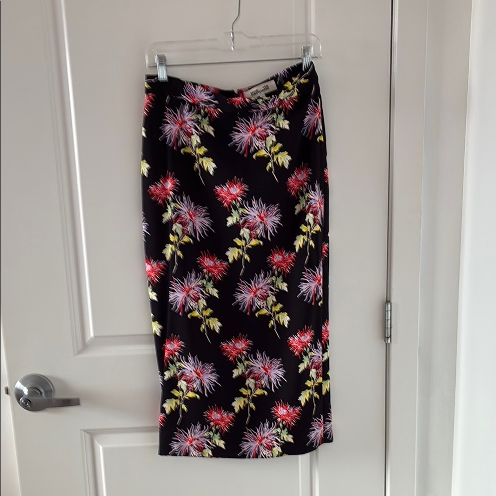 New with Tags Diane Von Furstenberg Kara Midi Pencil Skirt size 8.